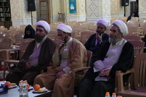 تصاویر / تجلیل از اساتید حوزه علمیه استان قزوین