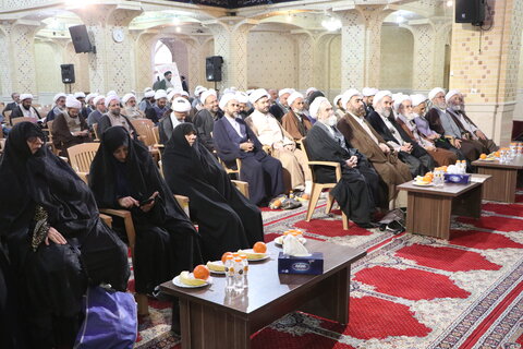 تصاویر / تجلیل از اساتید حوزه علمیه استان قزوین