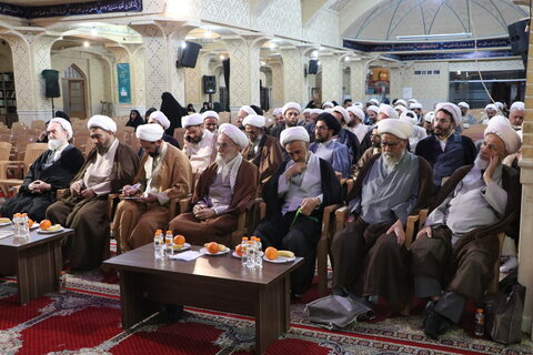 تصاویر / تجلیل از اساتید حوزه علمیه استان قزوین
