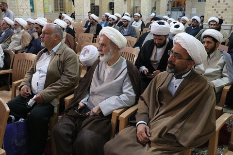 تصاویر / تجلیل از اساتید حوزه علمیه استان قزوین