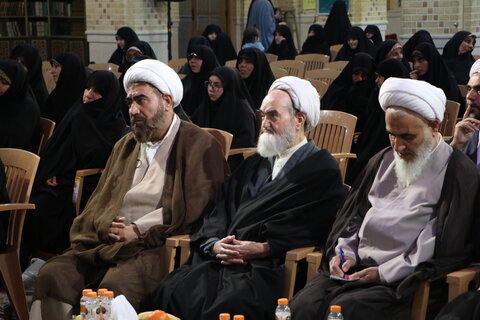 تصاویر / تجلیل از اساتید حوزه علمیه استان قزوین