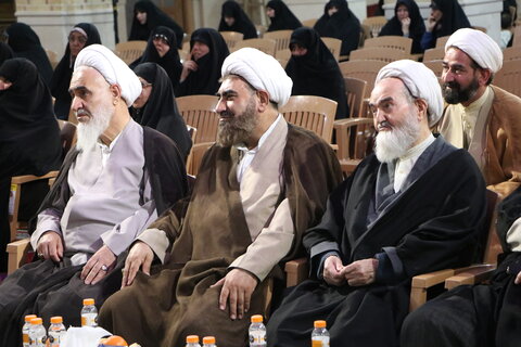 تصاویر / تجلیل از اساتید حوزه علمیه استان قزوین