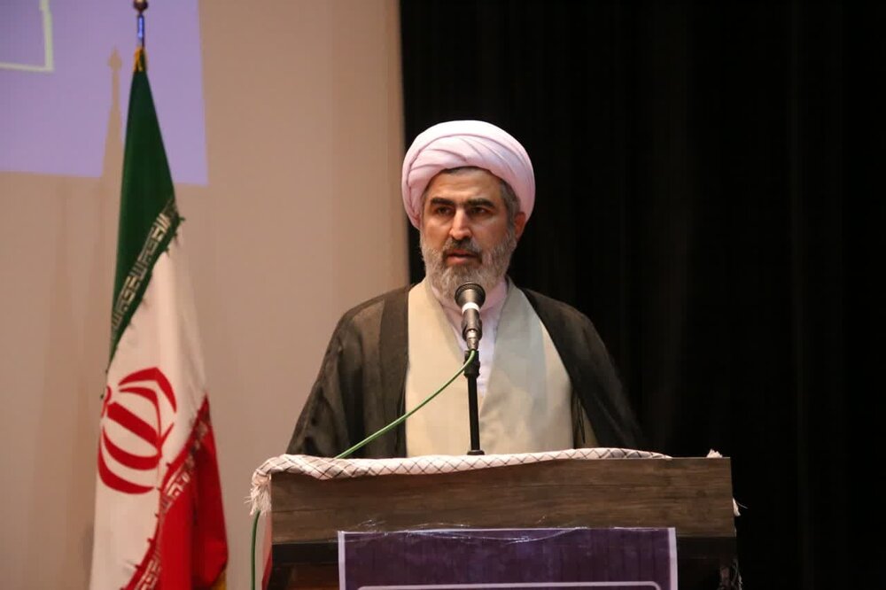 آیین اختتامیه پنجمین جشنواره علامه حلی (ره) استان ایلام آیین اختتامیه پنجمین جشنواره علامه حلی (ره) استان ایلام
