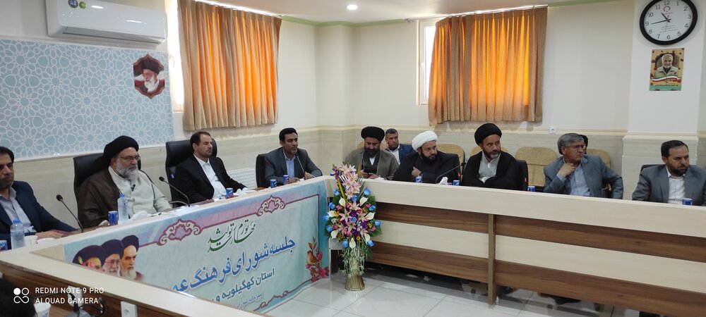 انتقاد از تیراندازی در مراسم های عزا و عروسی و نصب شیرهای سنگی بر روی قبور