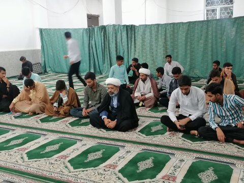 تصاویر/تصاویر/ تجلیل از اساتید مدرسه علمیه امام صادق(ع) به مناسبت روز معلم
