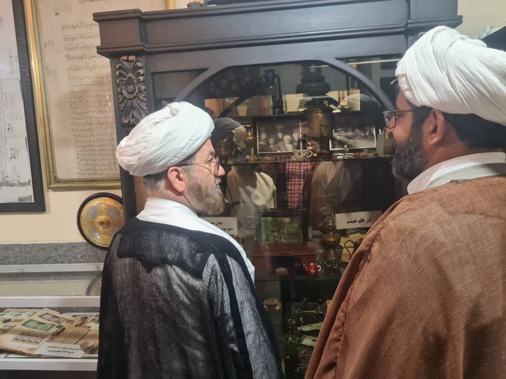 بازدید مدیرکل تبلیغات اسلامی خوزستان از مدرسه و موزه ی آیت الله انصاری (ره) اهواز