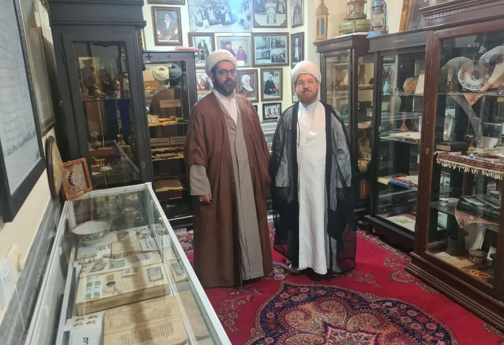 بازدید مدیرکل تبلیغات اسلامی خوزستان از مدرسه و موزه ی آیت الله انصاری (ره) اهواز