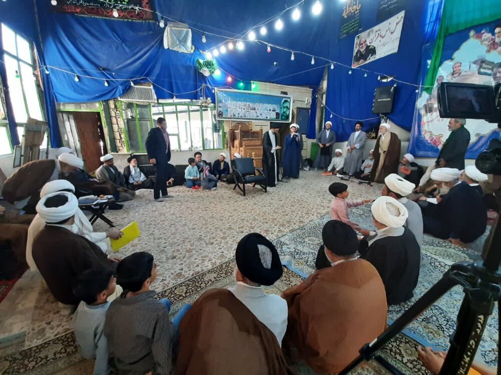 اساتید مدارس علمیه منطقه کاشان تجلیل شدند + عکس