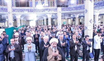 تصاویر/ اقامه نماز جمعه در ساوجبلاغ