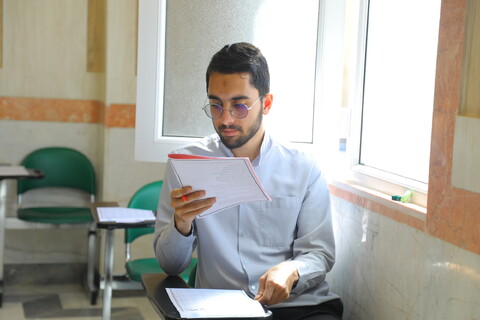 تصاویر / آزمون اعطای مدرک به حافظان قرآن کریم برادران در قم