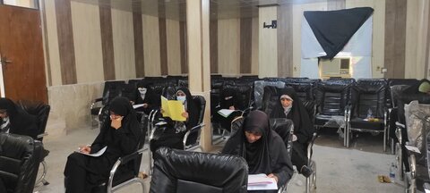 تصاویر/ هیجدهمین دوره آموزن ارزیابی و اعطای مدرک تخصصی به حافظان قرآن شهرستان میناب