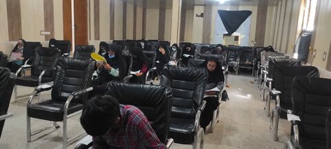 تصاویر/ هیجدهمین دوره آموزن ارزیابی و اعطای مدرک تخصصی به حافظان قرآن شهرستان میناب