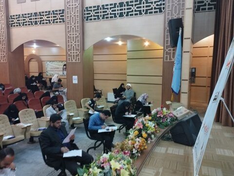 تصاویر/ برگزاری هجدهمین دوره آزمون ارزیابی و اعطای مدرک تخصصی به حافظین قرآن در کردستان
