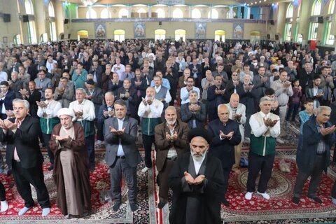 تصاویر/  حضور پرشور مردم شریف سلماس در نماز جمعه ۱۵ اردیبهشت ماه ۱۴۰۲