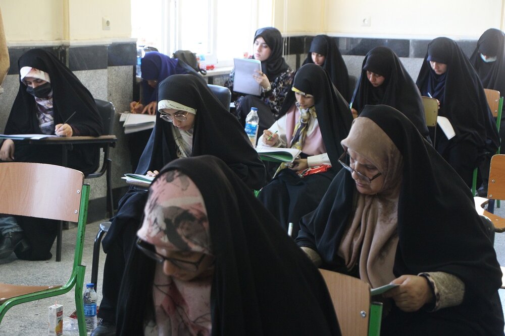 ۱۸۵ نفر از حافظان قرآن مازندرانی در آزمون دوره تخصصی شرکت کردند