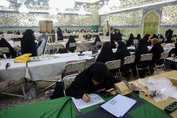 ۲۰۰ بانوی هنرمند در حرم بانوی کرامت گردهم آمدند