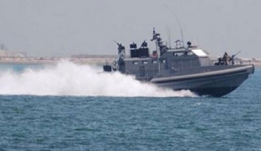 زورق حربي للاحتلال يخرق المياه اللبنانية مقابل رأس الناقورة زورق حربي للاحتلال يخرق المياه اللبنانية مقابل رأس الناقورة