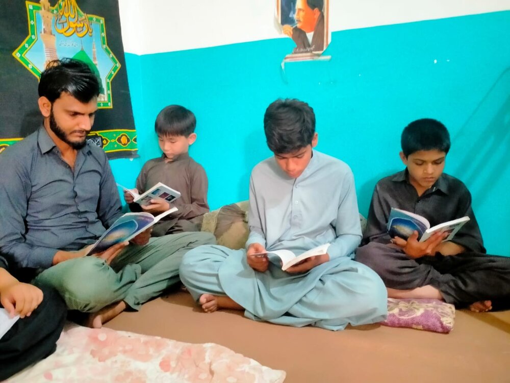 آئمہ (ع) کی سیرت طیبہ سے آگہی کے لئے، رہبرِ انقلاب کی کتاب ”ہمارے آئمہ اور سیاسی جدوجہد“ کا مطالعہ ضروری ہے، علامہ مقصود علی ڈومکی