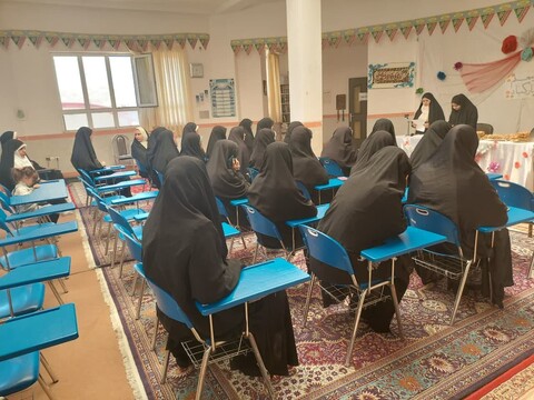 تصاویر/ مراسم تجلیل از اساتید مدرسه علمیه خواهران نقده