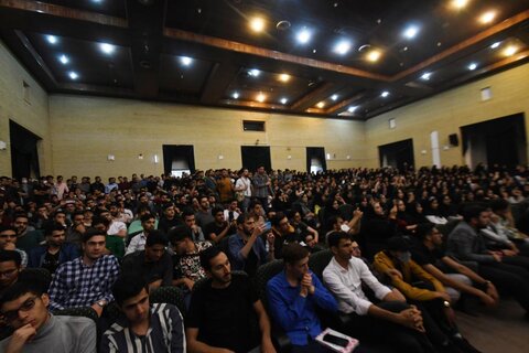 تصاویر/ نشست صمیمی دانشجویان ارومیه با سخنگوی دولت