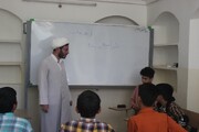 تصاویر/ حضور دانش آموزان متوسطه اول ۱۵ خرداد در کلاس های معرفتی مدرسه علمیه المهدی آران و بیدگل