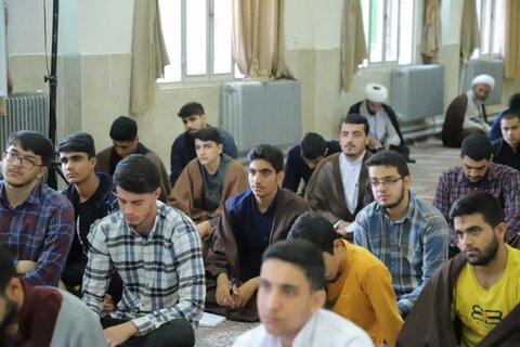 تصاویر/ درس اخلاق طلاب حوزه مدرسه علمیه (ع) شهرستان کامیاران