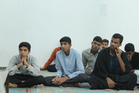 تصاویر/ جلسه بصیرتی با رویکرد پرسش و پاسخ  در مدرسه علمیه  حضرت ولیعصر (عج)رودان