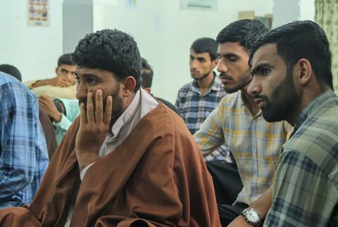 تصاویر/ جلسه بصیرتی با رویکرد پرسش و پاسخ  در مدرسه علمیه  حضرت ولیعصر (عج)رودان