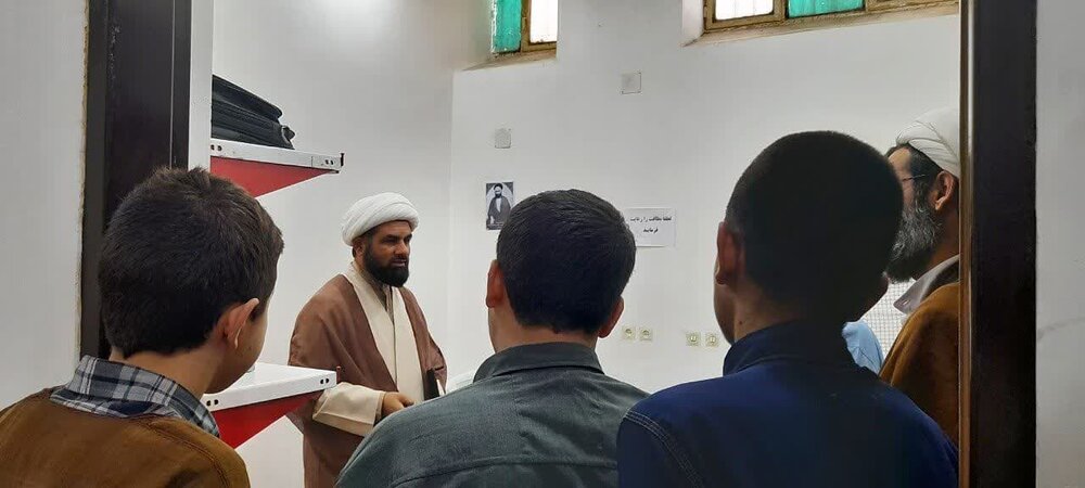 بازدید مسئول امور طلاب و دانش آموختگان حوزه علمیه خوزستان از مدارس دزفول