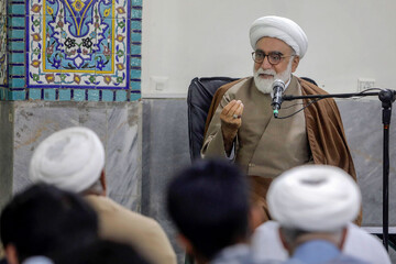 پیام قصص قرآنی این است که از تاریخ درس بگیرید | رسالت معلمی زمان و مکان‌ نمی شناسد