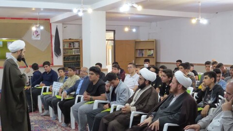 تصاویر/ بازدید دانش آموزان از مدرسه علمیه امام خمینی (ره) خوی