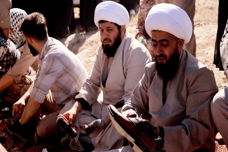 طلاب بسیجی وارث شهدای روحانی دفاع مقدس هستند