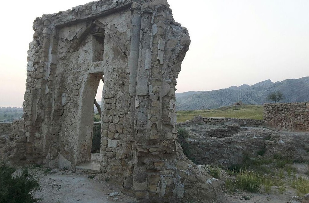 مسجدی تاریخی که فقط سردر آن باقیمانده! +عکس