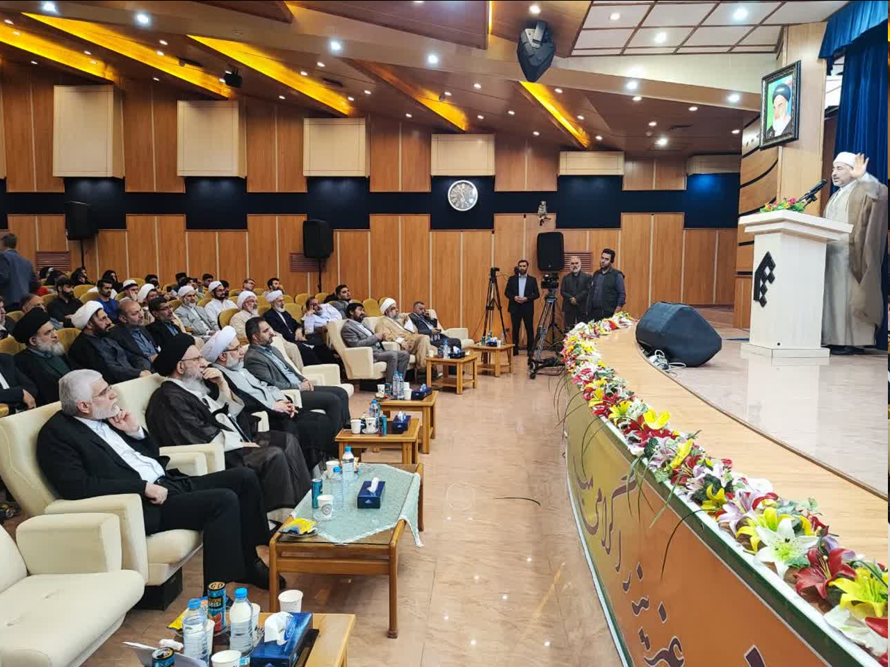 ماموستا کریمی: حاضریم جان خود را فدای رهبر انقلاب کنیم