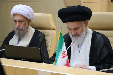 همایش کتاب سال حوزه علمیه فارس برگزار شود