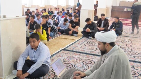 تصاویر/ حضور دانش آموزان متوسطه شاهین دژ در مدرسه علمیه امام محمدباقر (ع)
