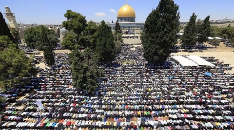 اكثر من 40 ألفا يصلون الجمعة بالمسجد الأقصى