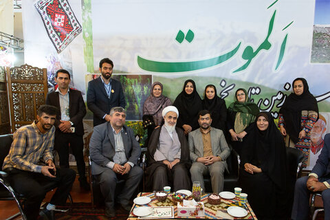 تصاویر / بازدید نماینده ولی فقیه در استان قزوین از نمایشگاه تخصصی روستا و عشایر در قزوین