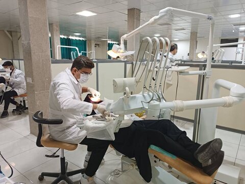تصاویر/ ۱۲۸ خدمت گروه جهادی دندانپزشکی در بندرعباس