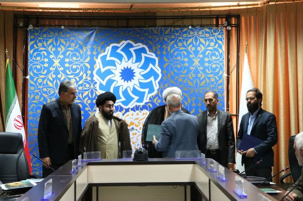 اُنس با امام هشتم از اصلیترین وظایف کانون های خدمت رضوی است