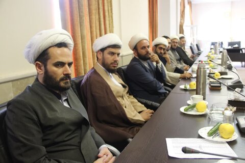 تصاویر / نشست مبلغین طرح امین شهر قزوین والبرز با مدیر حوزه علمیه استان قزوین