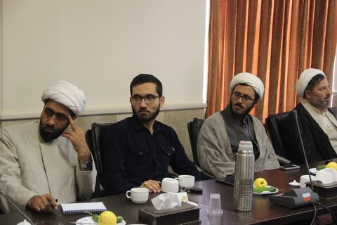 تصاویر / نشست مبلغین طرح امین شهر قزوین والبرز با مدیر حوزه علمیه استان قزوین
