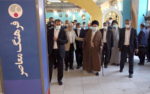 تصاویر/ بازدید رهبر انقلاب اسلامی از نمایشگاه کتاب تهران