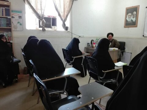 نشست علمی طلاب خواهر بوشهر