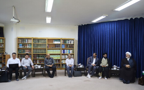 تصاویر/ دیدار مدیر مجتمع فرهنگی آموزشی مفتاح مشهد با آیت الله اعرافی
