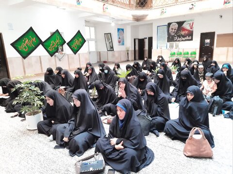 نشست صمیمی طلاب مدرسه علیمه برازجان با نماینده مردم دشتستان در مجلس