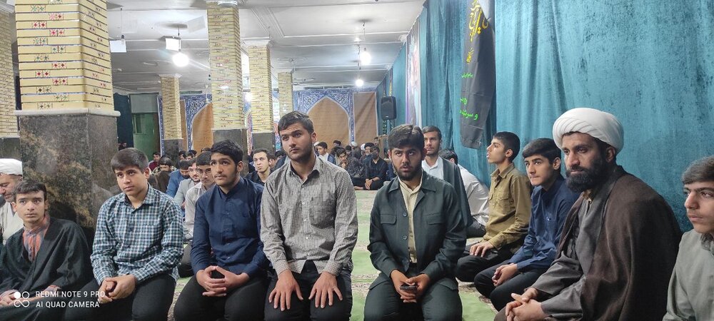 معلمان کار خدایی انجام می دهند