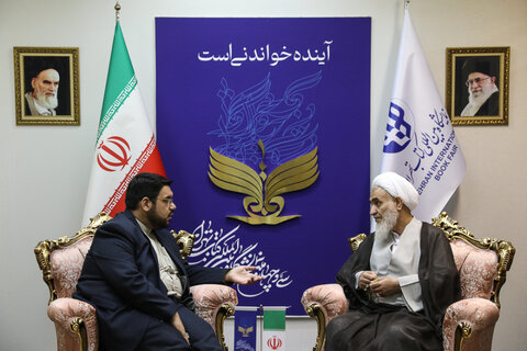 تصاویر / بازدید نماینده ولی فقیه در استان قزوین از سی و چهارمین نمایشگاه بینالمللی کتاب تهران