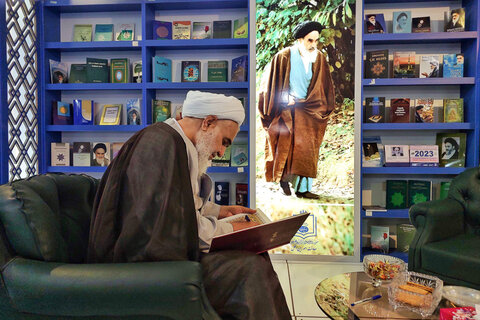 تصاویر / بازدید نماینده ولی فقیه در استان قزوین از سی و چهارمین نمایشگاه بینالمللی کتاب تهران