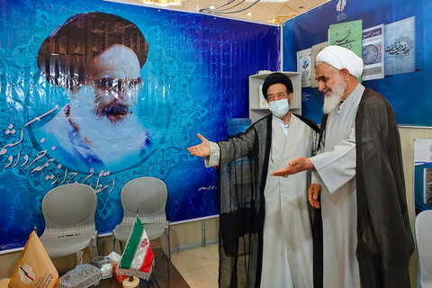 تصاویر / بازدید نماینده ولی فقیه در استان قزوین از سی و چهارمین نمایشگاه بینالمللی کتاب تهران